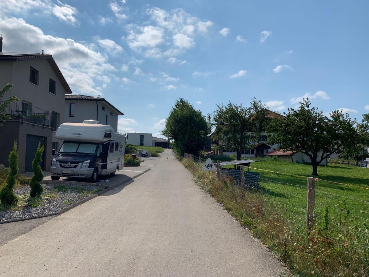 C&C Motorhome/Rv/Caravan/Van Park La Sonnaz المظهر الخارجي الصورة